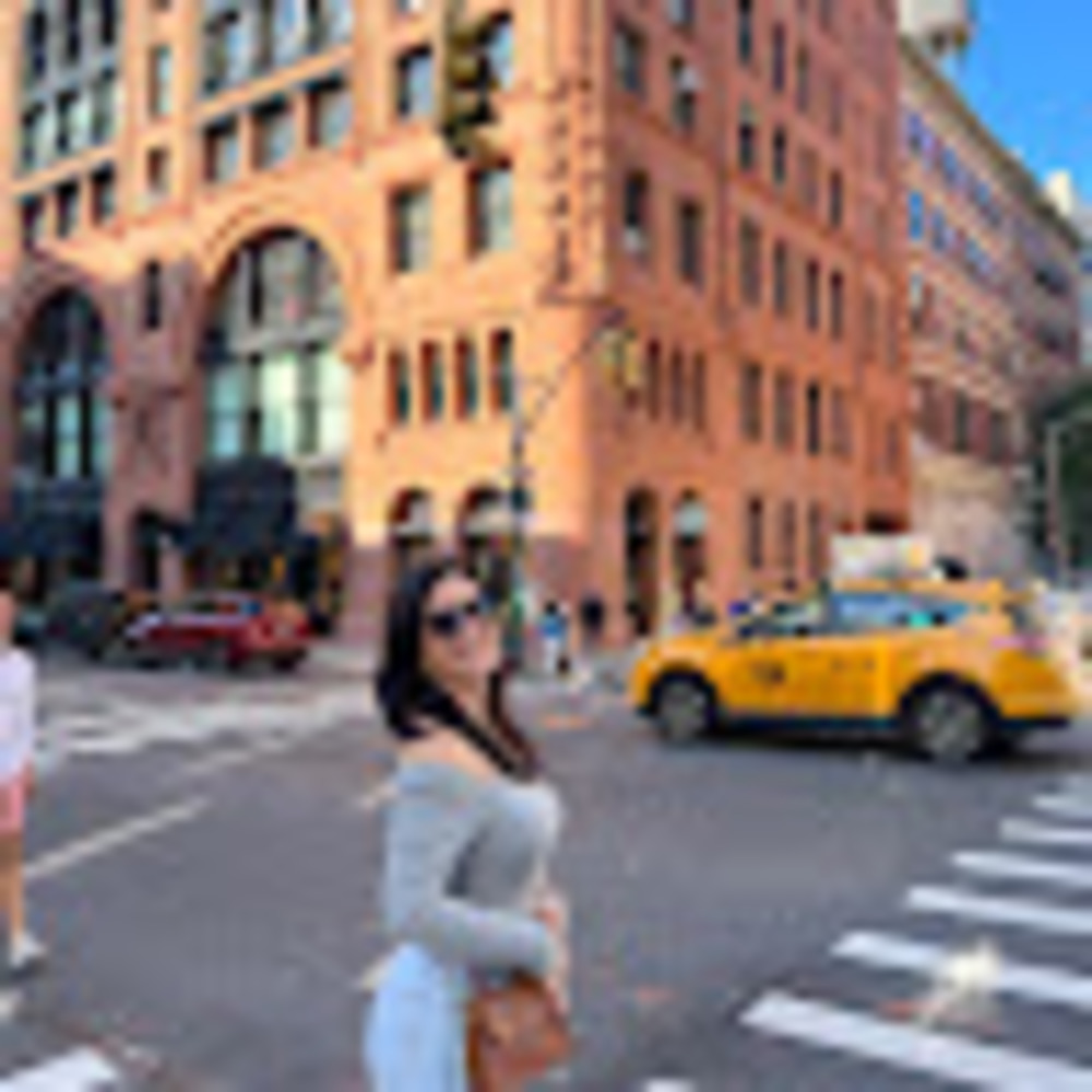 Meet your Posher, Blerina